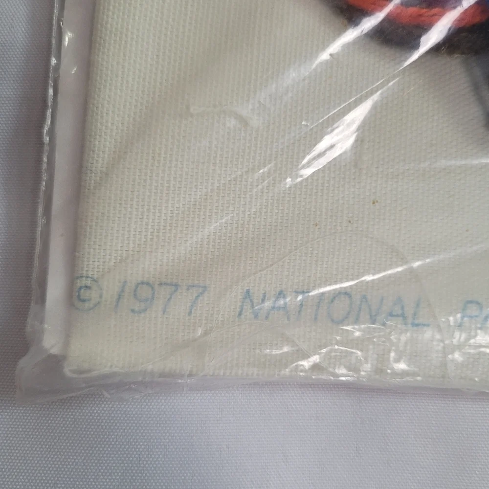 VTG Paragon Embroidery Kit Hummel Design 1976 